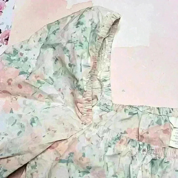 H&M Cropped Floral Top - Picture 2 of 4